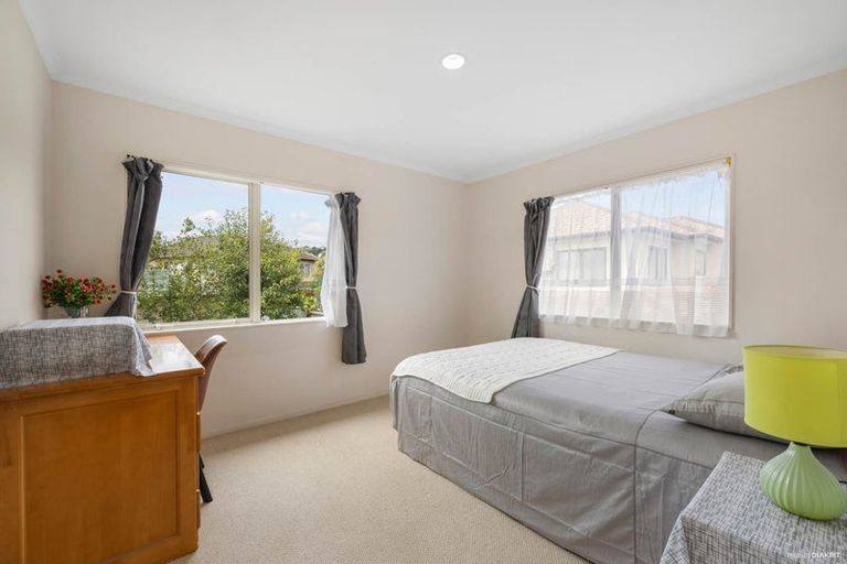 Photo of property in 22 Heyington Way, East Tamaki Heights, Auckland, 2016