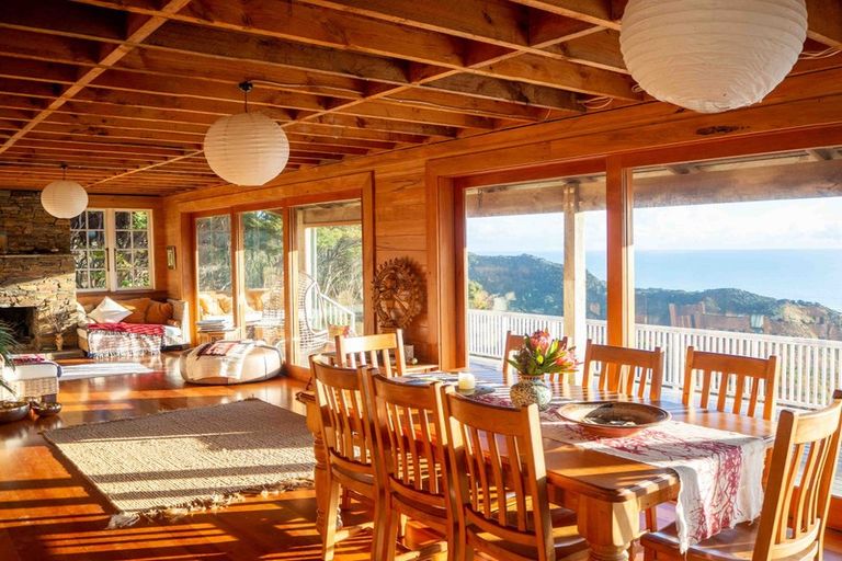 Photo of property in 132 Lone Kauri Road, Karekare, New Lynn, 0772