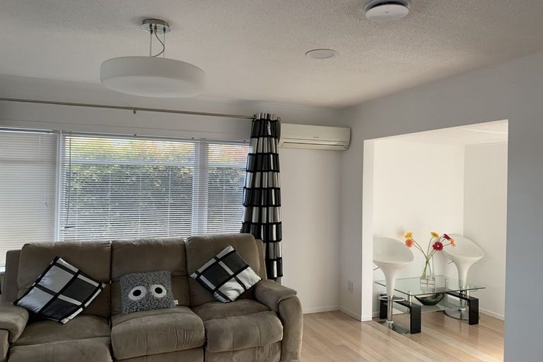 Photo of property in 1/25 Barrys Road, Glendene, Auckland, 0602