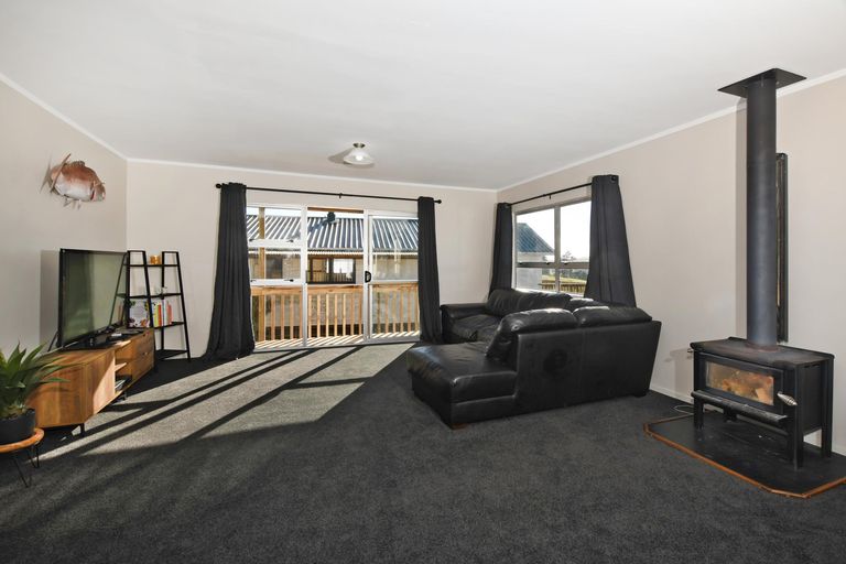 Photo of property in 7 Boundary Road, Hikurangi, 0114