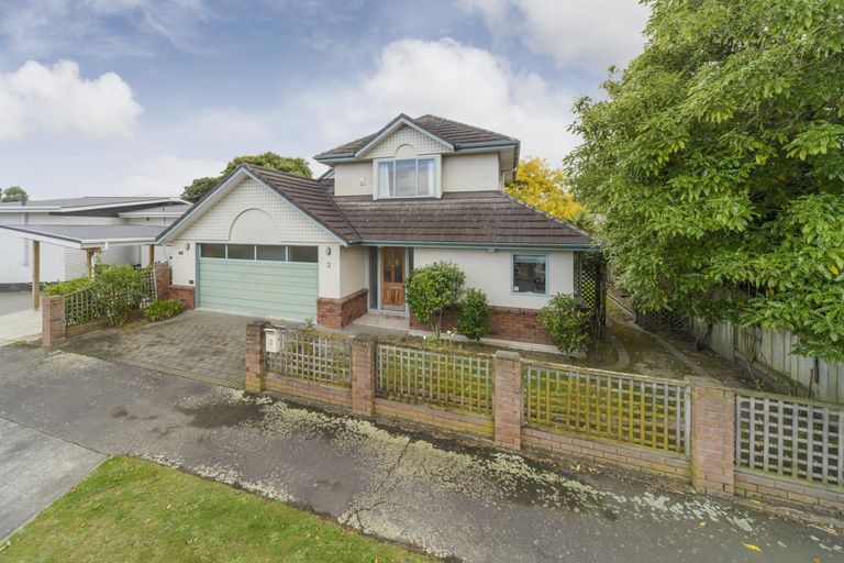 Photo of property in 3 Winston Avenue, Hokowhitu, Palmerston North, 4410