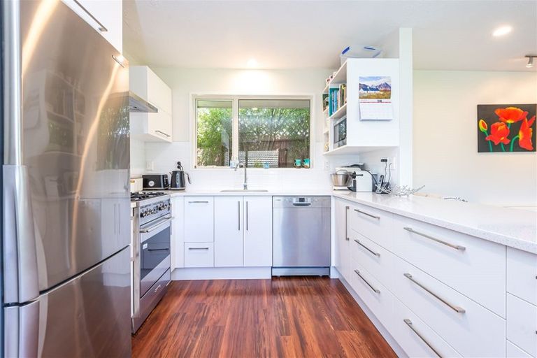 Photo of property in 5 Malthouse Lane, Heathcote Valley, Christchurch, 8022