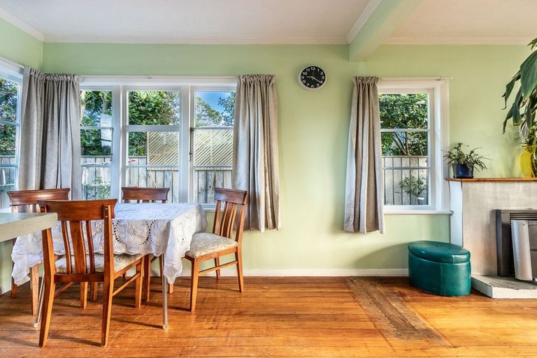 Photo of property in 15 Kaka Road, Raumati Beach, Paraparaumu, 5032