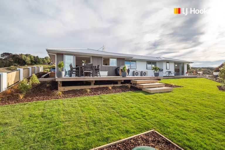 Photo of property in 25 Totara Close, Taieri Mouth, Brighton, 9091