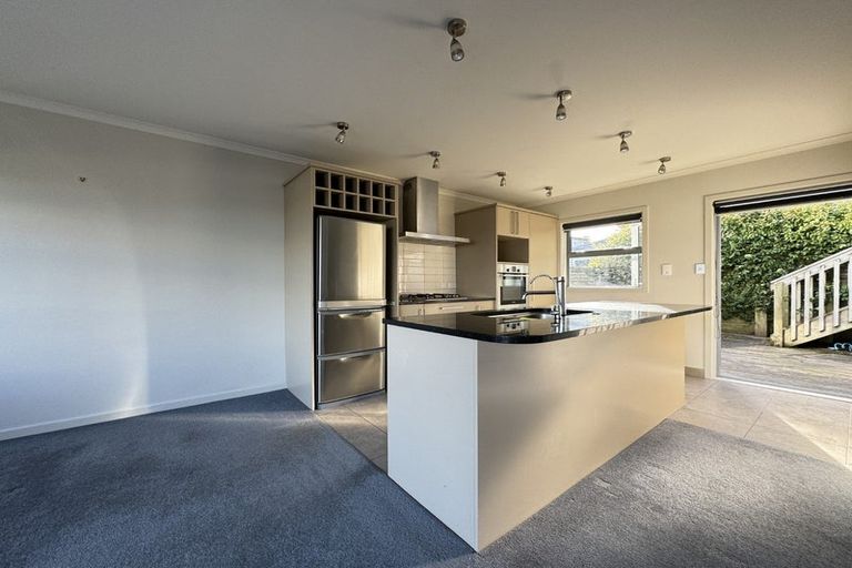 Photo of property in 52d Mandalay Terrace, Khandallah, Wellington, 6035