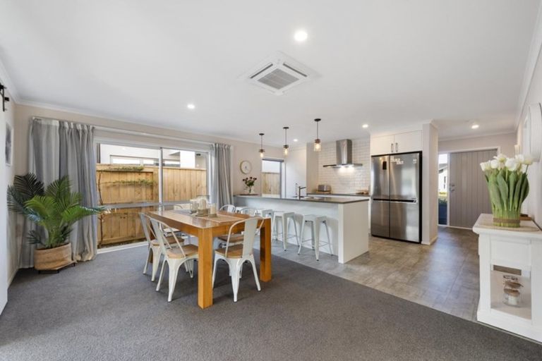 Photo of property in 81 Awatira Drive, Papamoa Beach, Papamoa, 3118