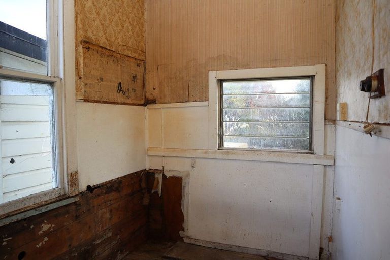 Photo of property in 5 Clark Street, Owaka, 9535