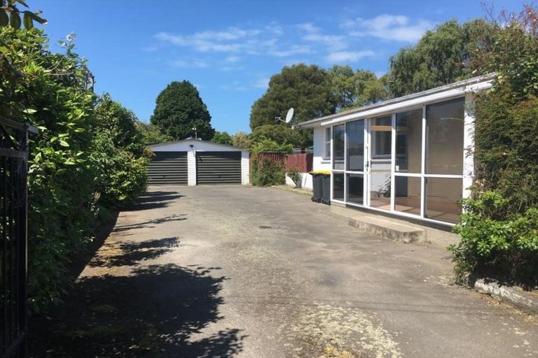 Photo of property in 156 Burwood Road, Burwood, Christchurch, 8083