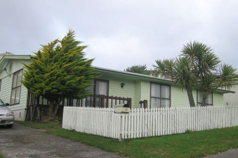 Photo of property in 13 Guadeloupe Crescent, Grenada Village, Wellington, 6037