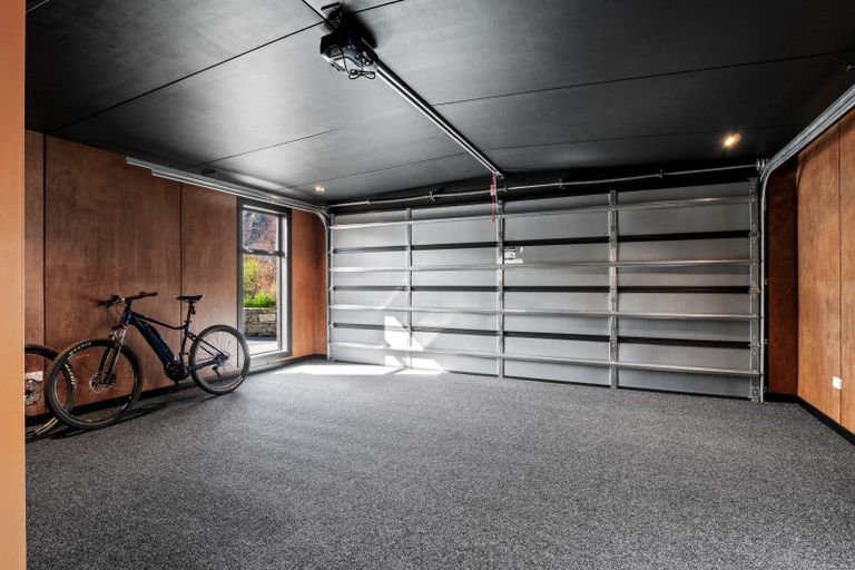 Photo of property in 15 Bracken Street, Arrowtown, 9302