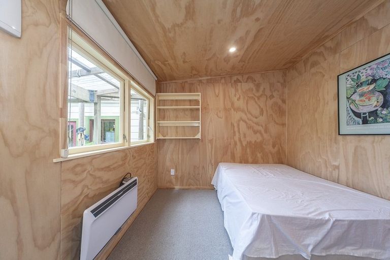 Photo of property in 90 Glenmore Street, Northland, Wellington, 6012