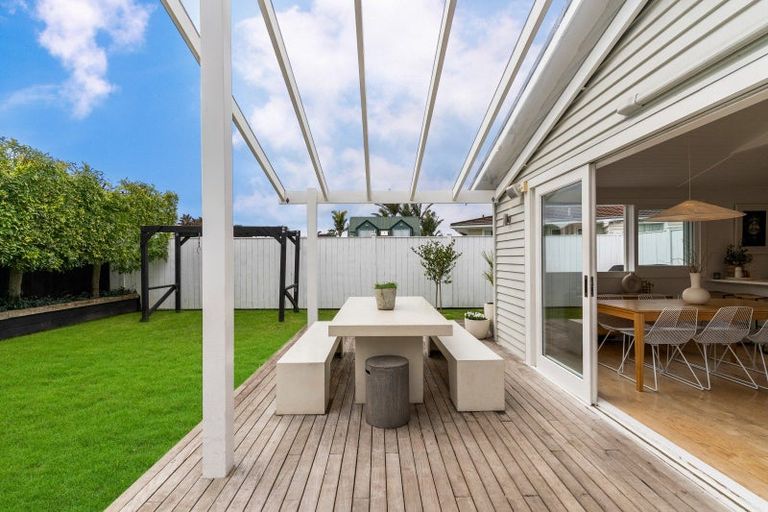 Photo of property in 15 David Street, Bayswater, Auckland, 0622