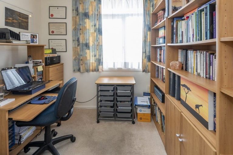 Photo of property in 4 Clematis Avenue, Murrays Bay, Auckland, 0630