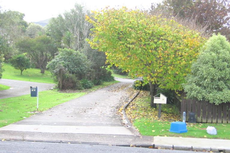 Photo of property in 11 Eagle Place, Red Beach, 0932