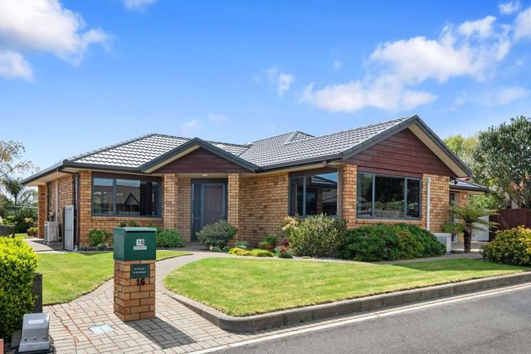 Photo of property in 16 Frame Place, Owhata, Rotorua, 3010
