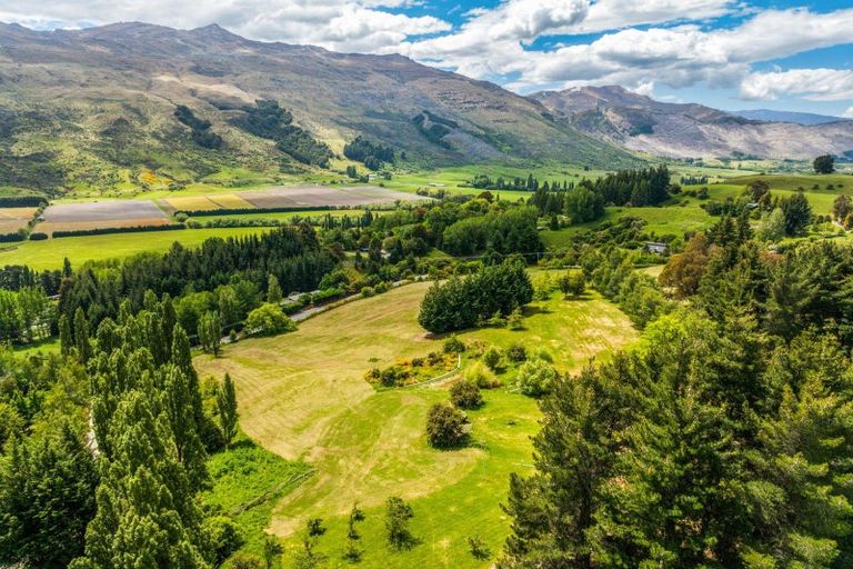 Photo of property in 60 Dalefield Road, Dalefield, Queenstown, 9371