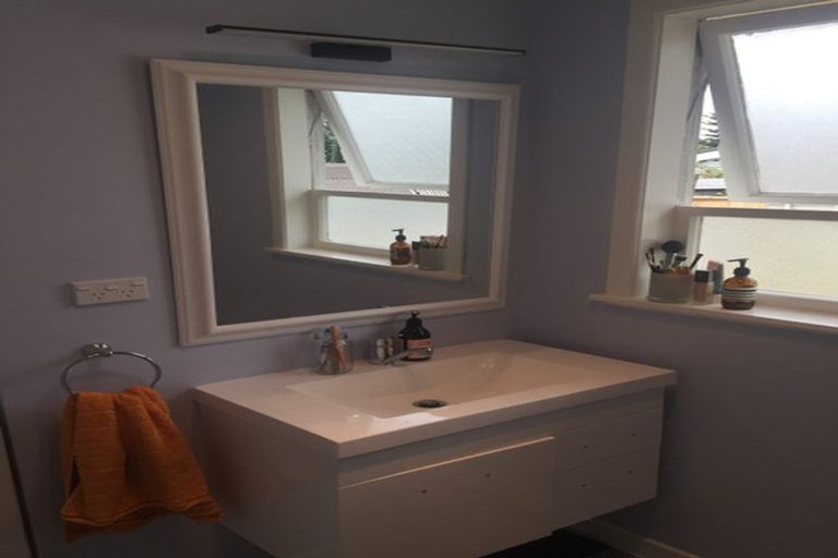 Photo of property in 38 Kelkirk Street, Kelston, Auckland, 0602