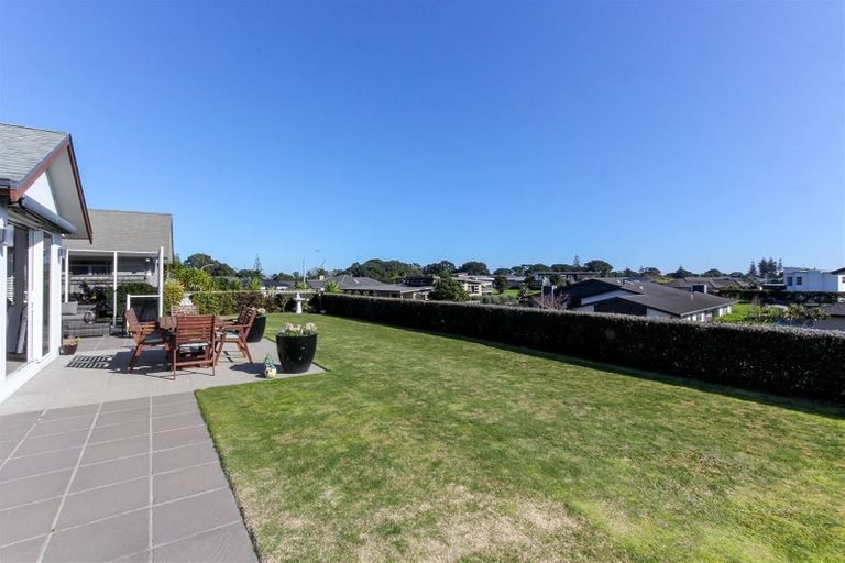 Photo of property in 8 Sampson Avenue, Waiwhakaiho, New Plymouth, 4312