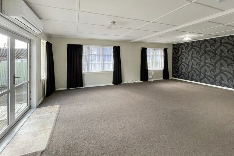 Photo of property in 17 Rewa Street, Takaro, Palmerston North, 4412