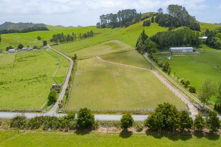 Photo of property in 132 Carruth Road, Papatoetoe, Auckland, 2025