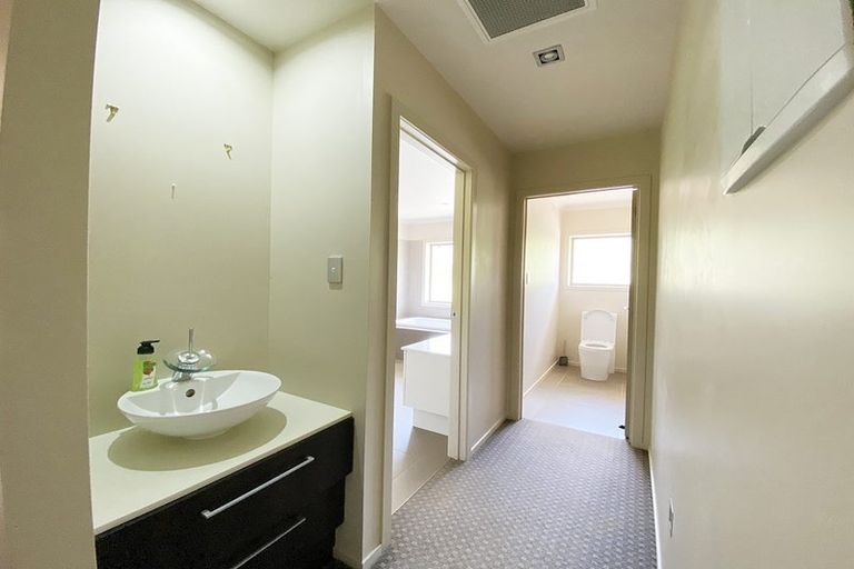 Photo of property in 67 Old Barn Road, Opaheke, Papakura, 2584