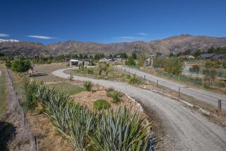 Photo of property in 10 Sam John Place, Lake Hawea, Wanaka, 9382