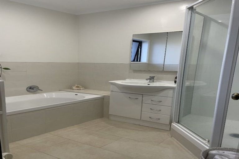 Photo of property in 1/18 Dianne Louise Drive, Half Moon Bay, Auckland, 2012