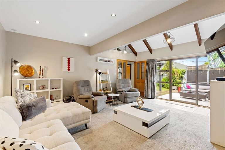 Photo of property in 21 Tivoli Place, Bishopdale, Christchurch, 8053