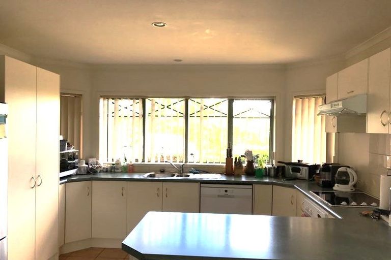 Photo of property in 6 Aaronville Way, East Tamaki, Auckland, 2016