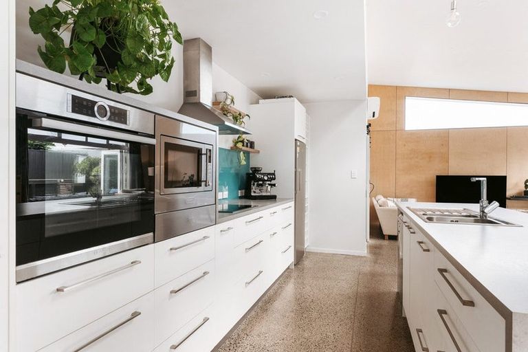 Photo of property in 32a Ohuirehe Road, Coastlands, Whakatane, 3120