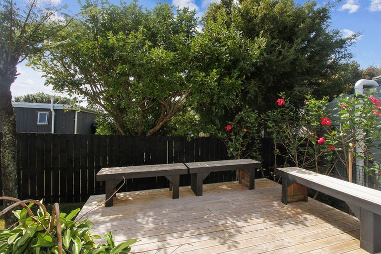 Photo of property in 25 Crispe Road, Clarks Beach, 2122