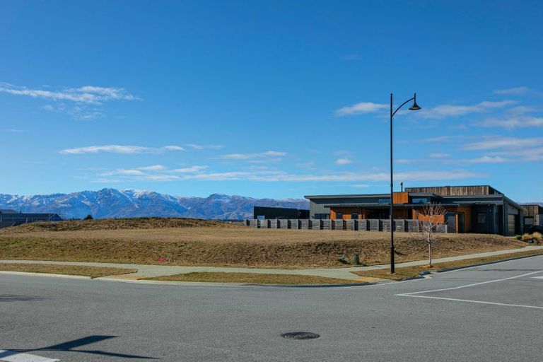 Photo of property in 32 Marjon Drive, Wanaka, 9305