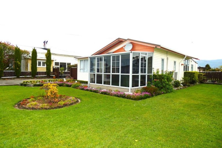 Photo of property in 22 Roebuck Street, Westport, 7825