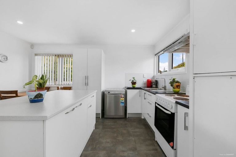 Photo of property in 4 Galilee Avenue, Red Hill, Papakura, 2110