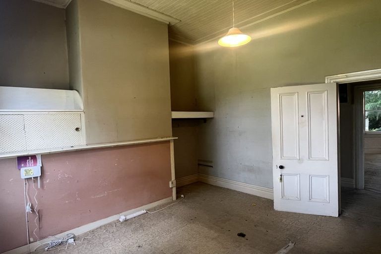 Photo of property in 21 Pahiatua Street, Hokowhitu, Palmerston North, 4410