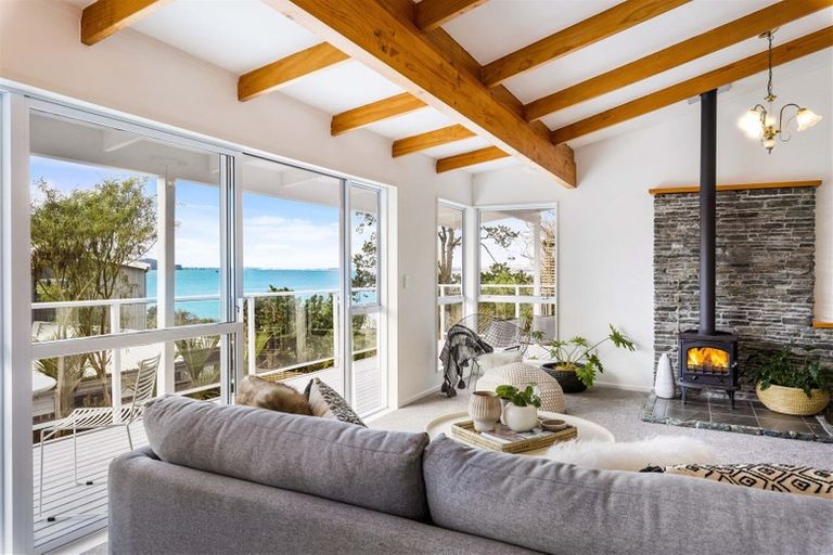 Photo of property in 68 Spinnaker Drive, Te Atatu Peninsula, Auckland, 0610