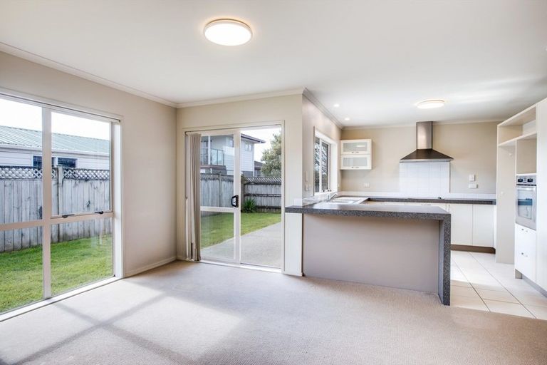 Photo of property in 49 Thomas Moore Place, Pukekohe, 2120