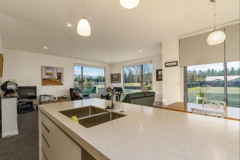 Photo of property in 8 Weaver Close, Alexandra, 9320