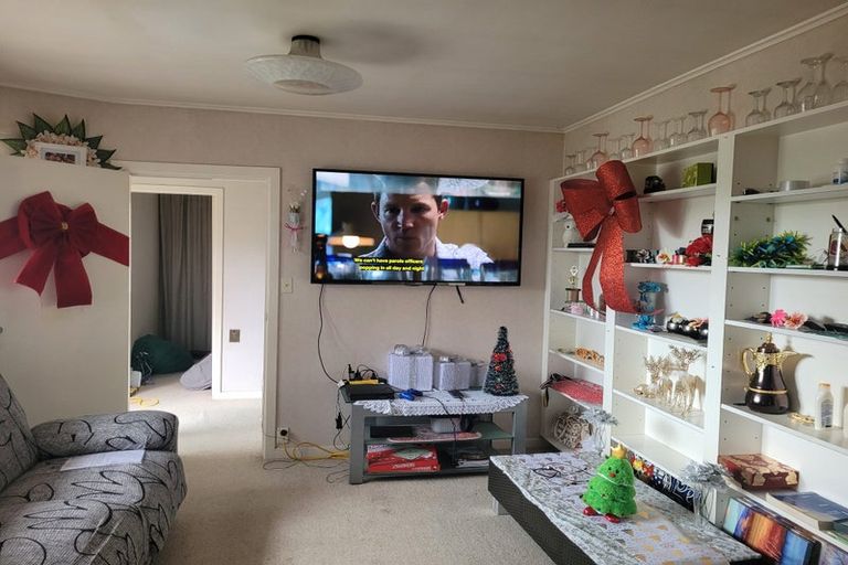 Photo of property in 48 Taikata Road, Te Atatu Peninsula, Auckland, 0610