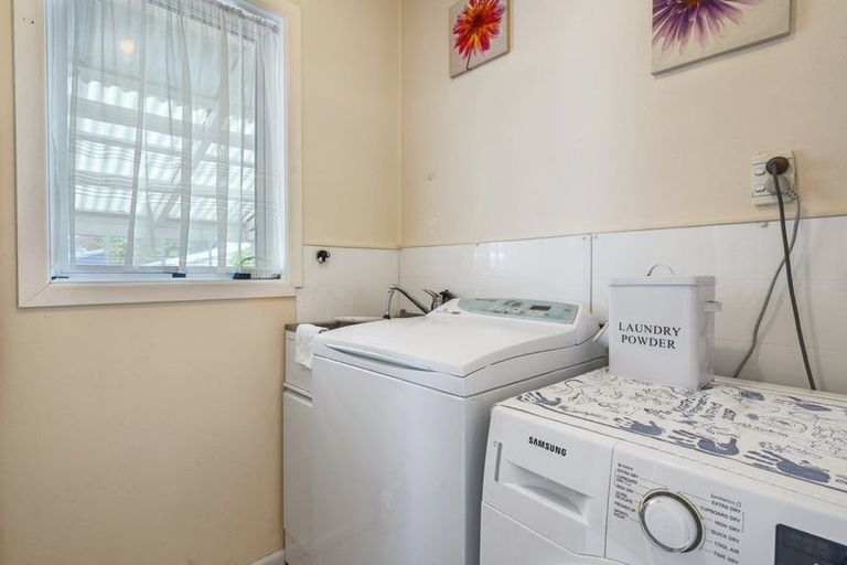 Photo of property in 33 Dunstan Crescent, Hornby, Christchurch, 8042