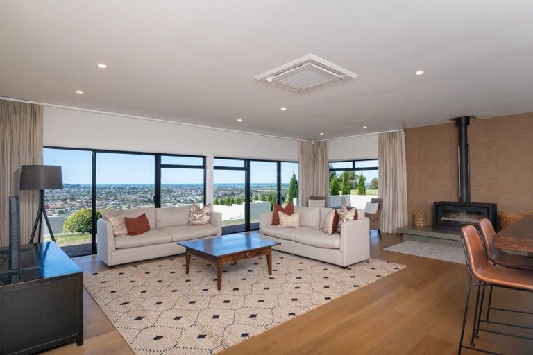 Photo of property in 124 Puketapu Road, Taradale, Napier, 4112