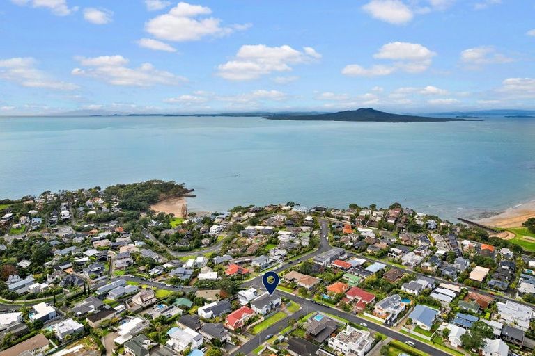 Photo of property in 1/3 Katui Street, Castor Bay, Auckland, 0620