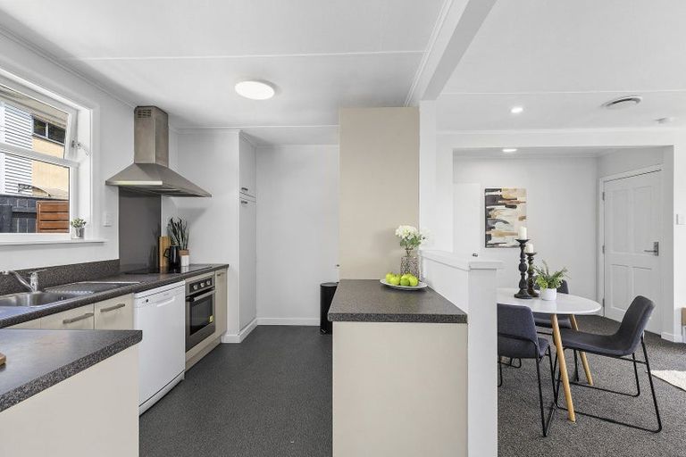 Photo of property in 12 Takatimu Way, Johnsonville, Wellington, 6037