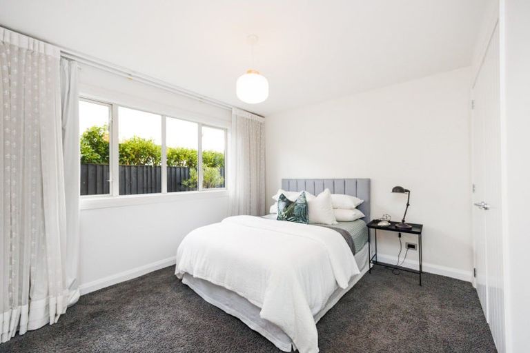 Photo of property in 5 Fairway Grove, Hokowhitu, Palmerston North, 4410