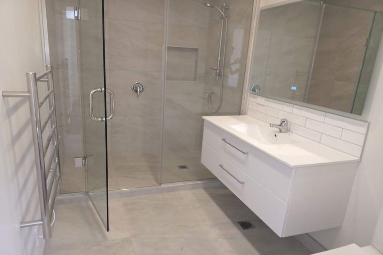 Photo of property in 39 Tui Glen Road, Birkenhead, Auckland, 0626