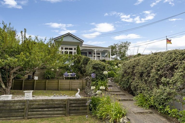 Photo of property in 11 Tilley Road, Paekakariki, 5034