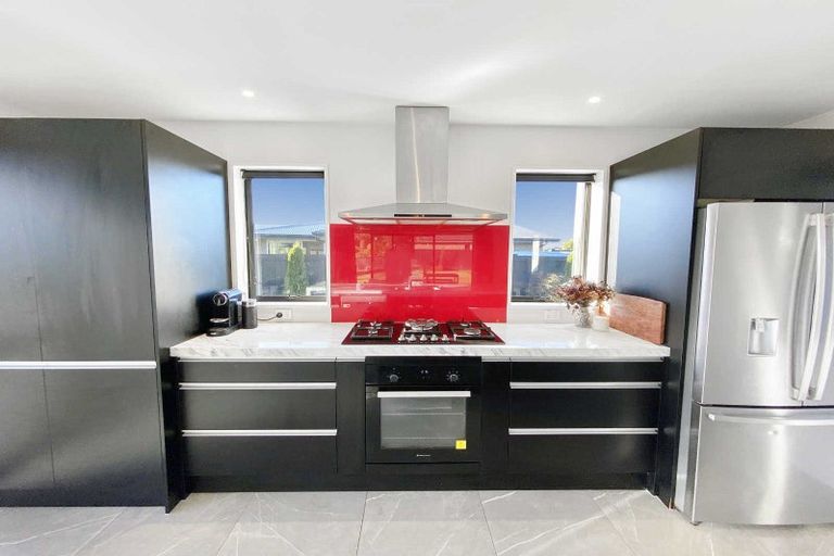 Photo of property in 28 Pistacia Place, Hornby, Christchurch, 8025