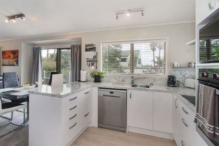 Photo of property in 29 Taihiki Road, Clarks Beach, 2122