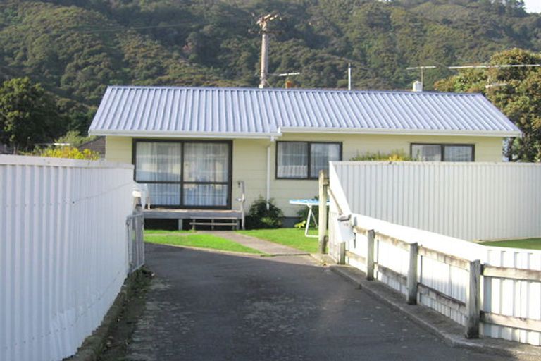 Photo of property in 19 Deckston Grove, Taita, Lower Hutt, 5011