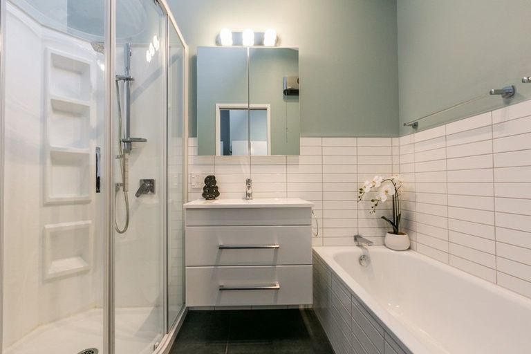 Photo of property in 27 James Cook Street, Havelock North, 4130